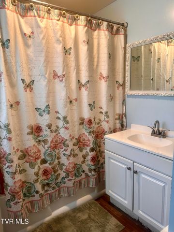 2204 State Line Road, Elizabethton, TN 37643