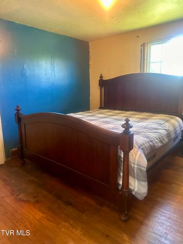 2204 State Line Road, Elizabethton, TN 37643
