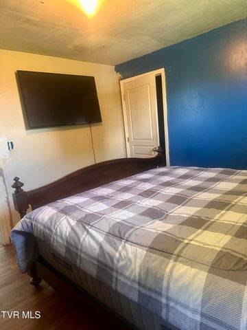 2204 State Line Road, Elizabethton, TN 37643
