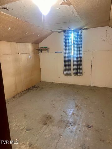 2204 State Line Road, Elizabethton, TN 37643