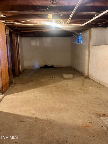 2204 State Line Road, Elizabethton, TN 37643