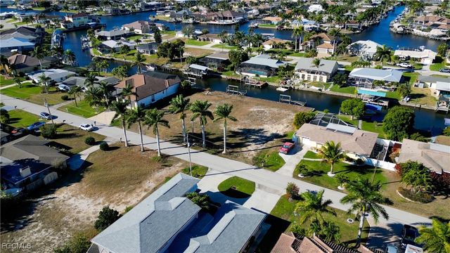 4920 Seville CT, Cape Coral, FL 33904
