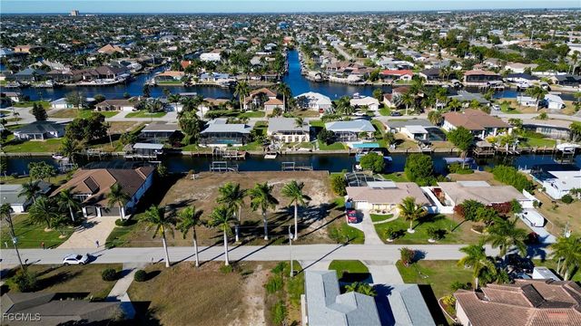 4920 Seville CT, Cape Coral, FL 33904