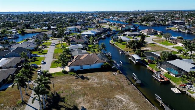 4920 Seville CT, Cape Coral, FL 33904