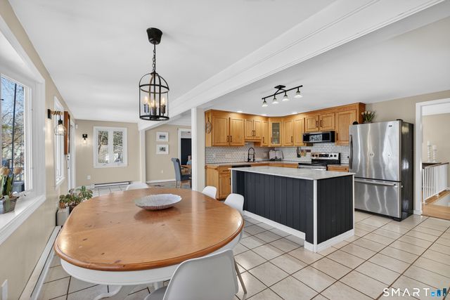 18 Riverside Terrace, Madison, CT 06443