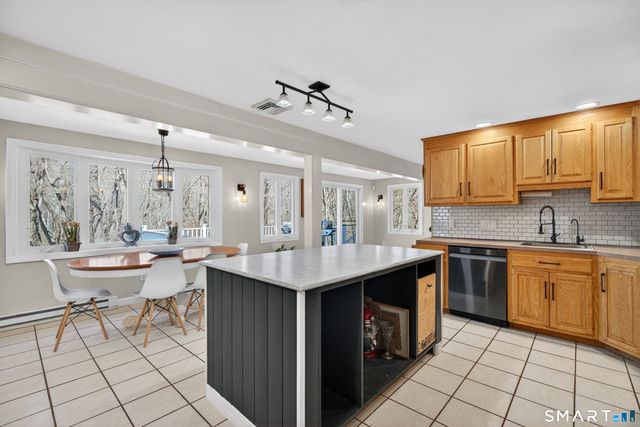 18 Riverside Terrace, Madison, CT 06443