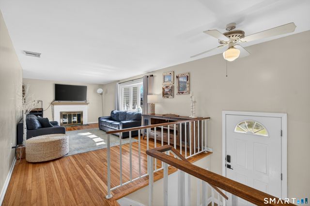 18 Riverside Terrace, Madison, CT 06443