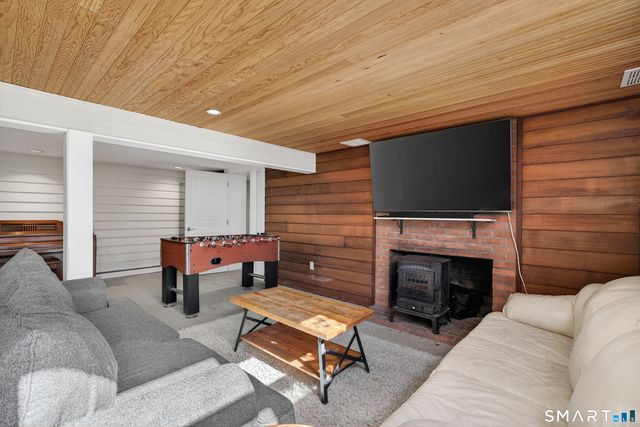 18 Riverside Terrace, Madison, CT 06443