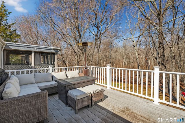 18 Riverside Terrace, Madison, CT 06443