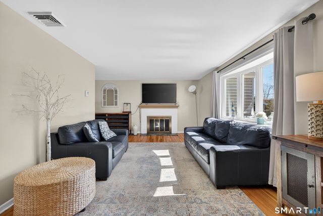 18 Riverside Terrace, Madison, CT 06443