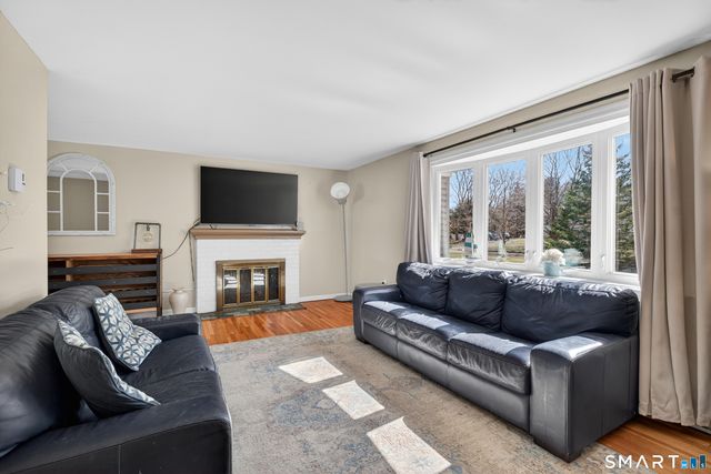 18 Riverside Terrace, Madison, CT 06443