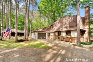 15594 Ritchie Avenue Ne, Nelson Twp, MI 49319
