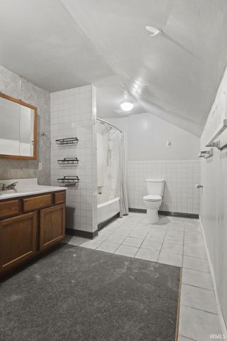 1409 N Woodridge Avenue, Muncie, IN 47304