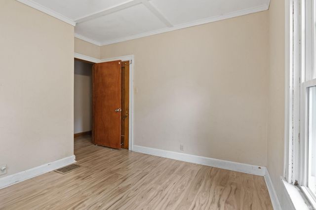 1409 N Woodridge Avenue, Muncie, IN 47304
