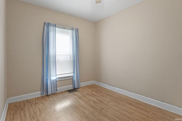 1409 N Woodridge Avenue, Muncie, IN 47304