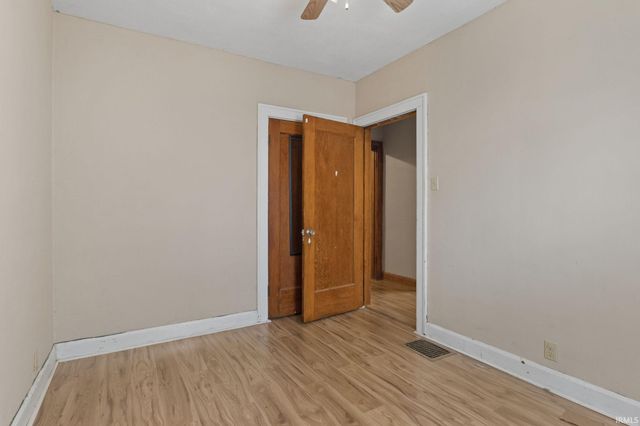 1409 N Woodridge Avenue, Muncie, IN 47304