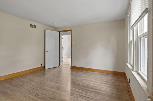1409 N Woodridge Avenue, Muncie, IN 47304