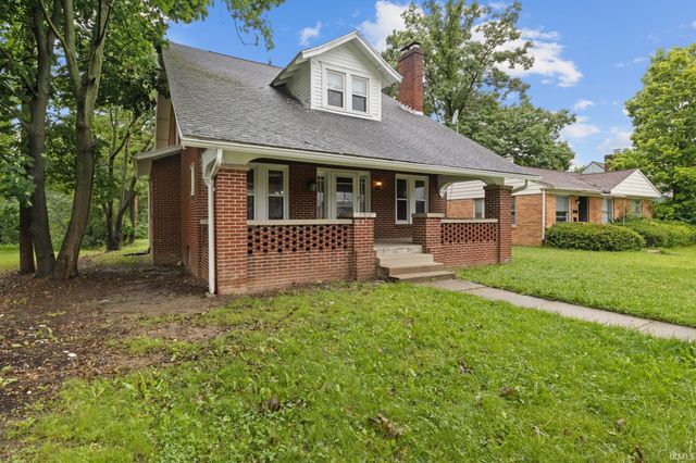 1409 N Woodridge Avenue, Muncie, IN 47304