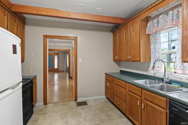 1409 N Woodridge Avenue, Muncie, IN 47304