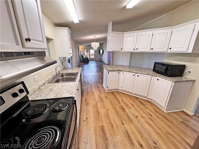 2860 South Rainbow Avenue, Pahrump, NV 89048