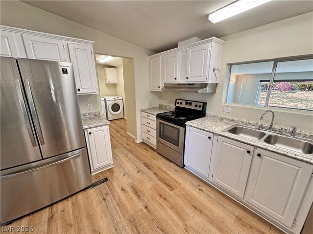 2860 South Rainbow Avenue, Pahrump, NV 89048