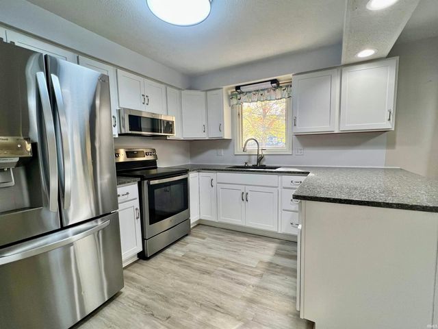 9619 Creek Bed Place, Fort Wayne, IN 46804