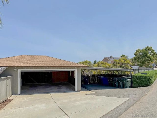 323 Hill Dr, Vista, CA 92083
