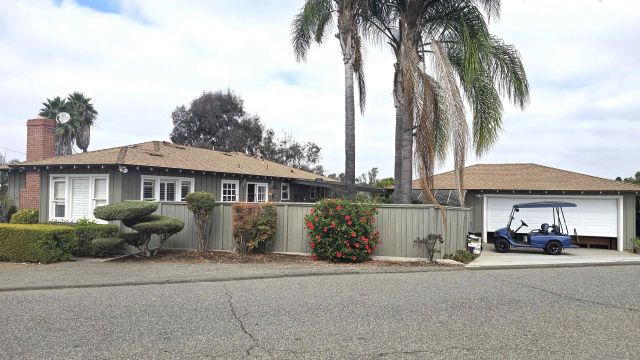 323 Hill Dr, Vista, CA 92083