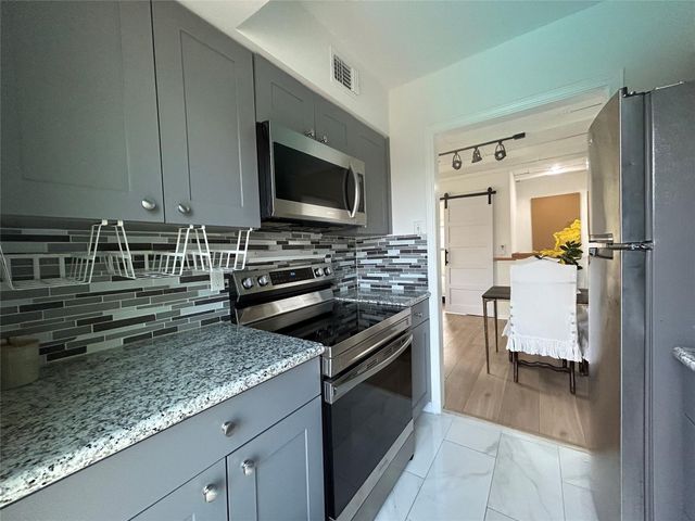 4723 Aftonshire Drive 15, Houston, TX 77027