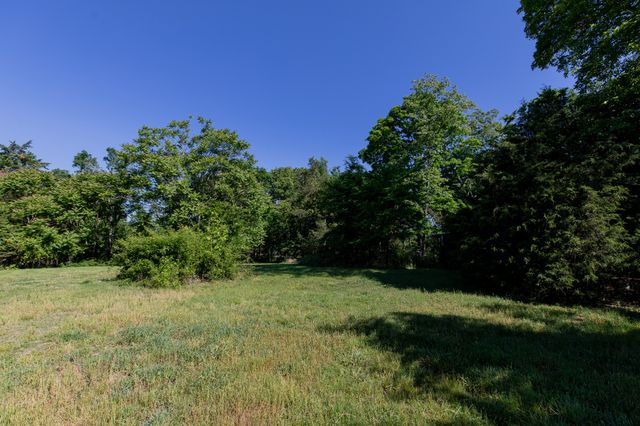 1591 Brinkley Branch Rd, Hendersonville, TN 37075