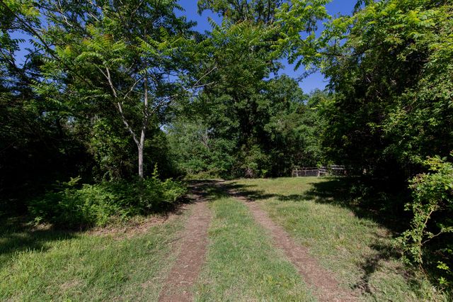 1591 Brinkley Branch Rd, Hendersonville, TN 37075