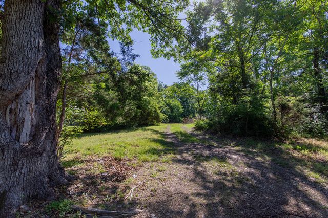 1591 Brinkley Branch Rd, Hendersonville, TN 37075