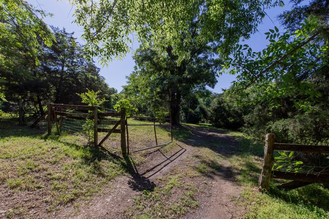 1591 Brinkley Branch Rd, Hendersonville, TN 37075