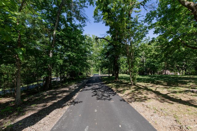 1591 Brinkley Branch Rd, Hendersonville, TN 37075
