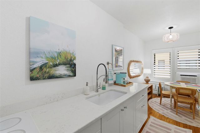 130 4TH AVENUE N 106, St Petersburg, FL 33701