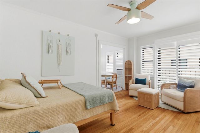 130 4TH AVENUE N 106, St Petersburg, FL 33701