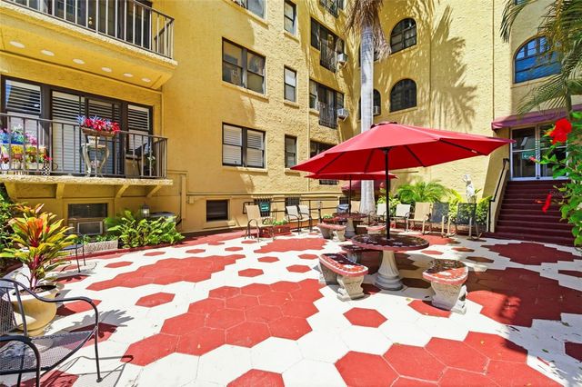 130 4TH AVENUE N 106, St Petersburg, FL 33701