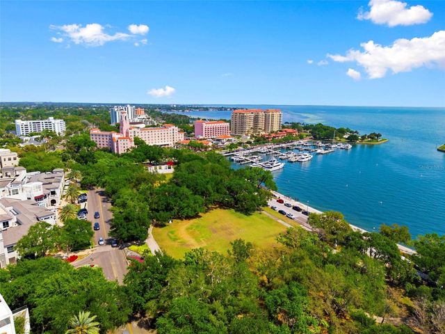 130 4TH AVENUE N 106, St Petersburg, FL 33701