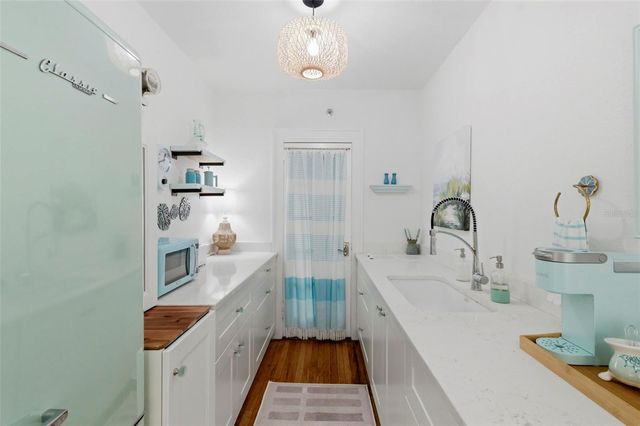 130 4TH AVENUE N 106, St Petersburg, FL 33701