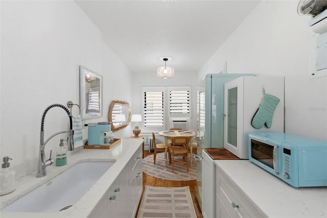 130 4TH AVENUE N 106, St Petersburg, FL 33701