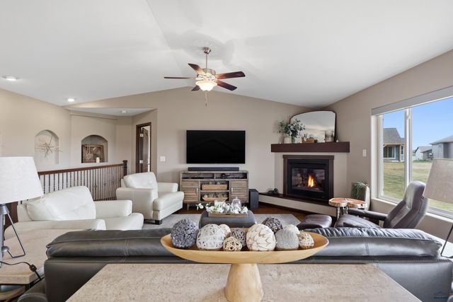 4402 LAHINCH ST, Rapid City, SD 57702