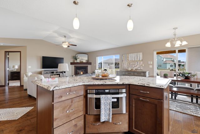4402 LAHINCH ST, Rapid City, SD 57702