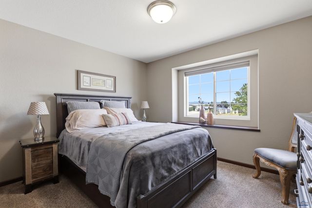 4402 LAHINCH ST, Rapid City, SD 57702