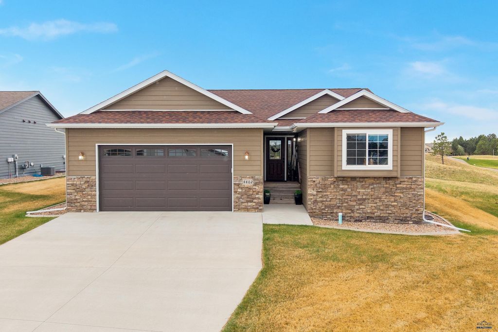 4402 LAHINCH ST, Rapid City, SD 57702