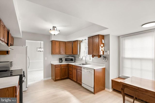 13513 KING CHARLES DR, Chantilly, VA 20151