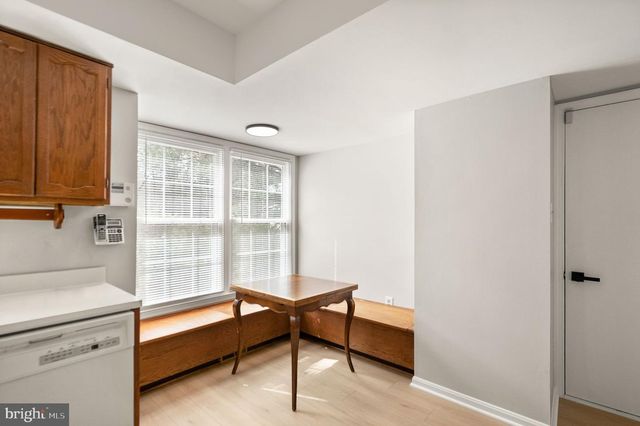 13513 KING CHARLES DR, Chantilly, VA 20151