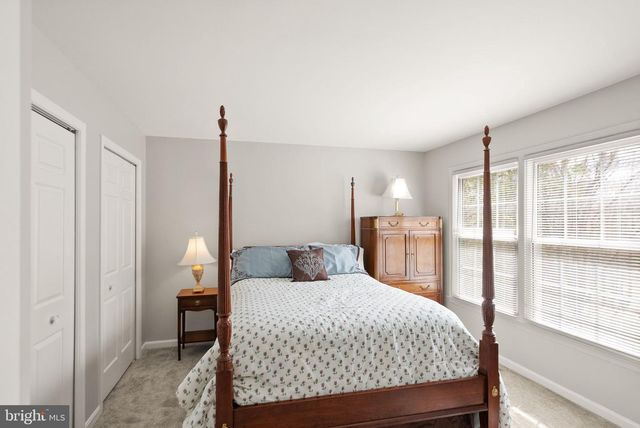 13513 KING CHARLES DR, Chantilly, VA 20151