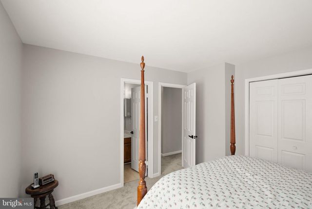 13513 KING CHARLES DR, Chantilly, VA 20151