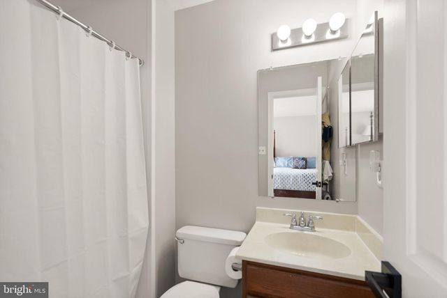 13513 KING CHARLES DR, Chantilly, VA 20151