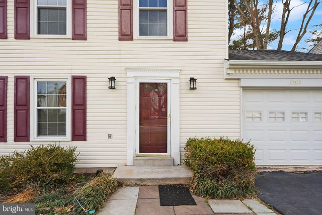 13513 KING CHARLES DR, Chantilly, VA 20151